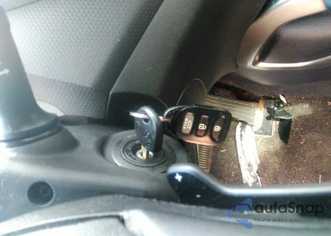 2017 Hyundai Veloster из США, поврежденный, VIN KMHTC6AD9HU323326